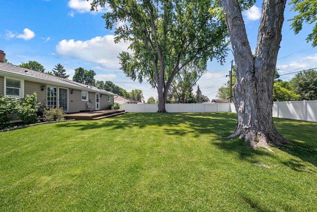 638 SUNNYCREST STREET, Green Bay, WI 54302