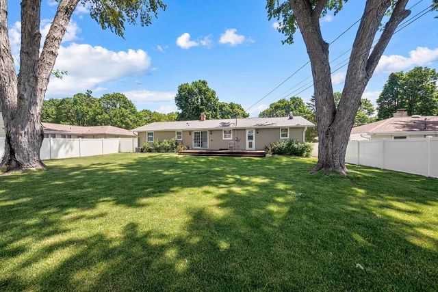 638 SUNNYCREST STREET, Green Bay, WI 54302