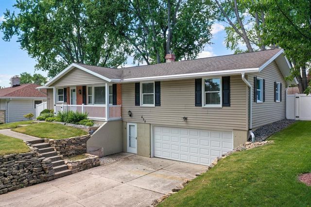 638 SUNNYCREST STREET, Green Bay, WI 54302