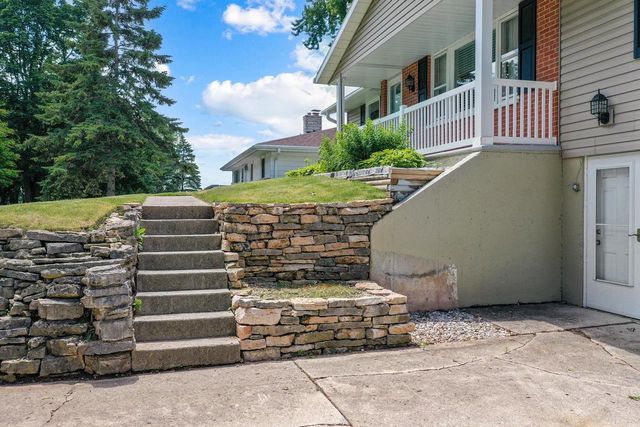 638 SUNNYCREST STREET, Green Bay, WI 54302