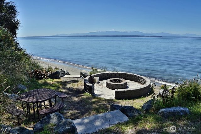 401 Gramayre Road, Coupeville, WA 98239