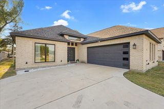 2915 Ames Road, Lancaster, TX 75134