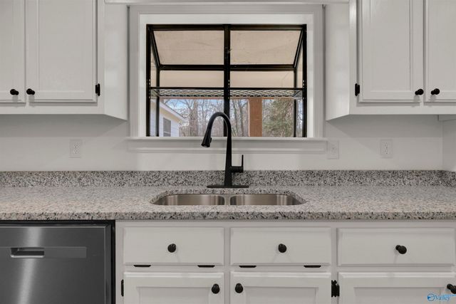 1508 Skyline Avenue E, Fort Payne, AL 35967