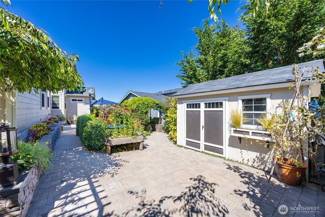 2019 29th Place, Anacortes, WA 98221