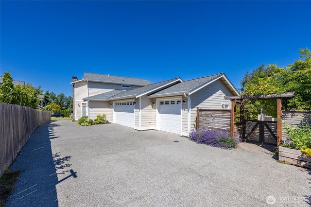 2019 29th Place, Anacortes, WA 98221