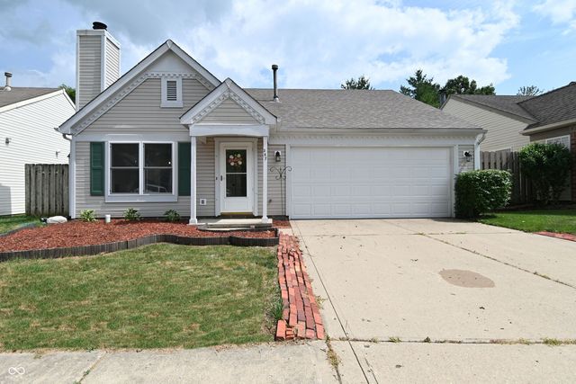 347 Lake Ridge Lane, Greenwood, IN 46142