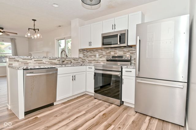 347 Lake Ridge Lane, Greenwood, IN 46142
