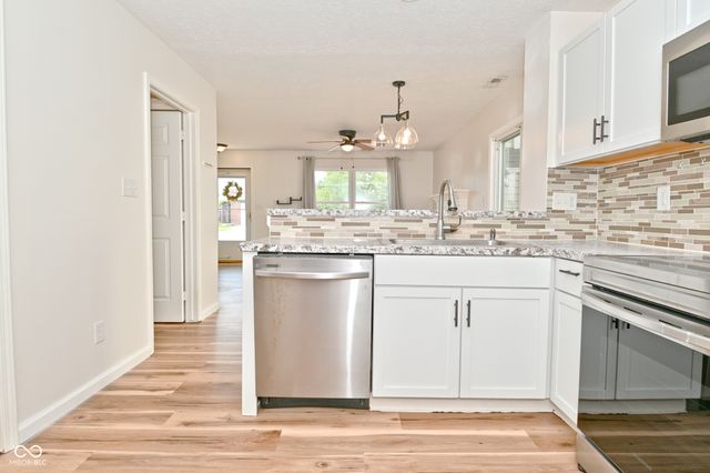 347 Lake Ridge Lane, Greenwood, IN 46142