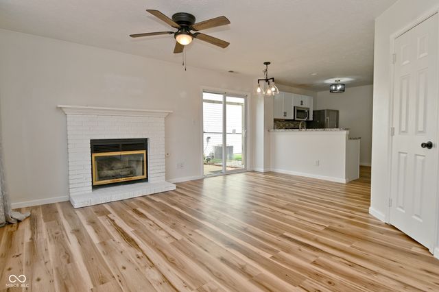 347 Lake Ridge Lane, Greenwood, IN 46142