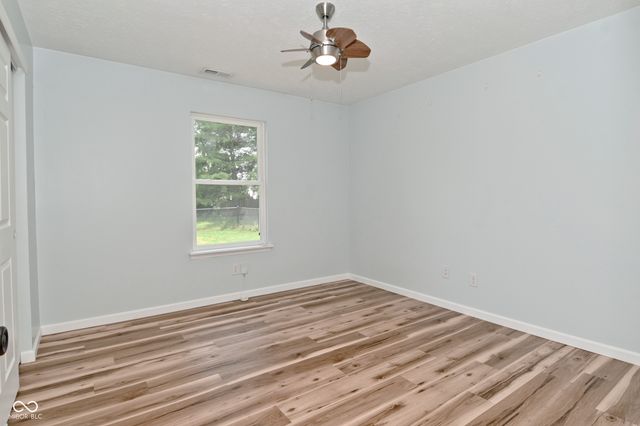 347 Lake Ridge Lane, Greenwood, IN 46142