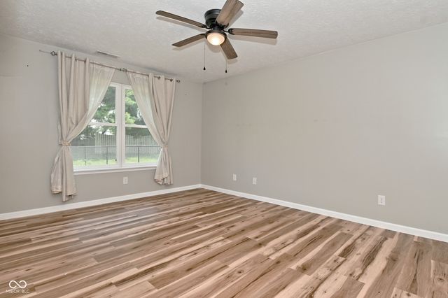 347 Lake Ridge Lane, Greenwood, IN 46142