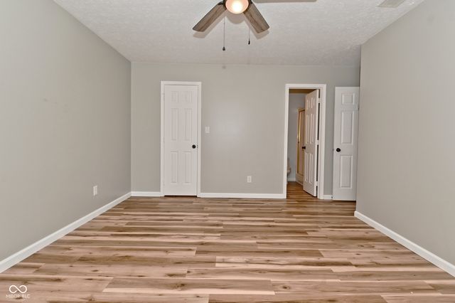 347 Lake Ridge Lane, Greenwood, IN 46142