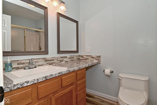 347 Lake Ridge Lane, Greenwood, IN 46142