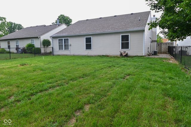 347 Lake Ridge Lane, Greenwood, IN 46142