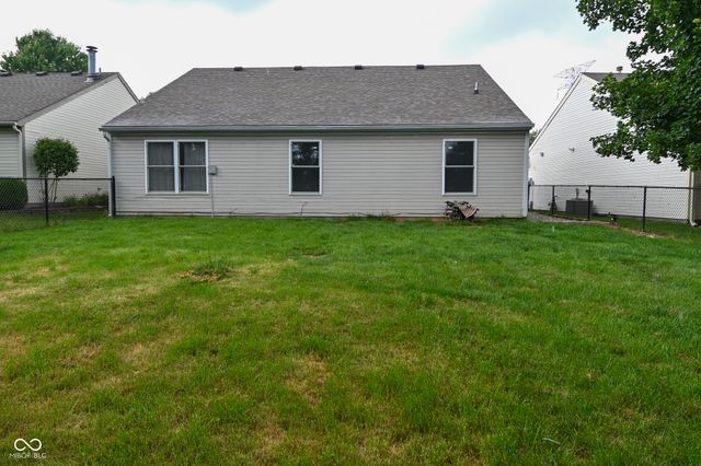 347 Lake Ridge Lane, Greenwood, IN 46142
