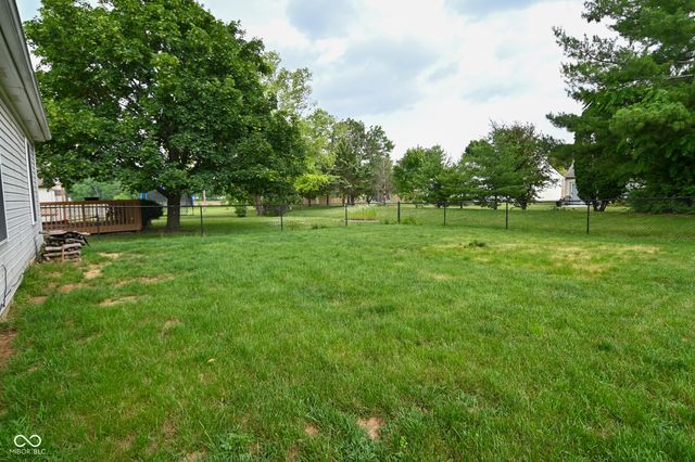 347 Lake Ridge Lane, Greenwood, IN 46142