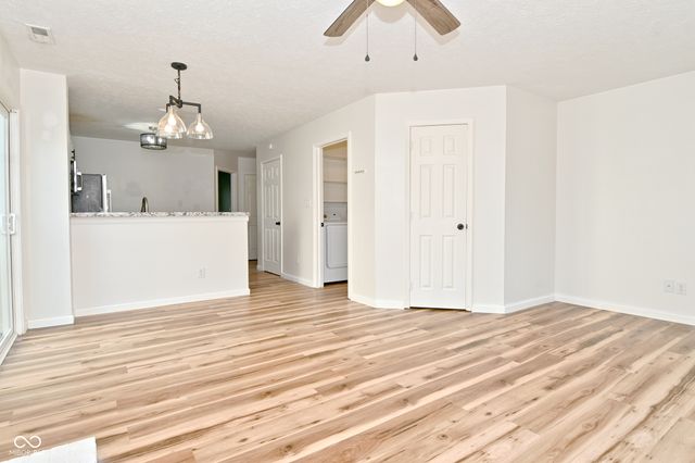 347 Lake Ridge Lane, Greenwood, IN 46142