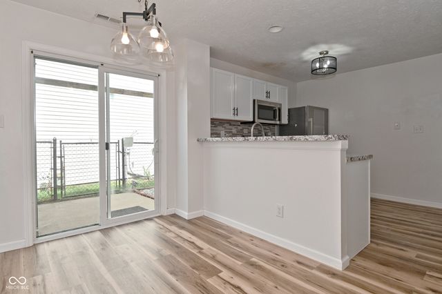 347 Lake Ridge Lane, Greenwood, IN 46142