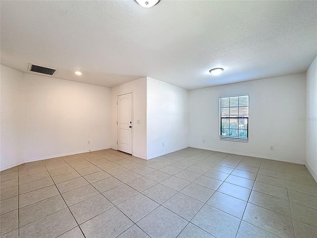 1899 AMBER SWEET CIRCLE, Dundee, FL 33838