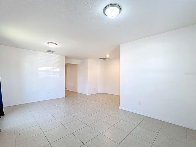 1899 AMBER SWEET CIRCLE, Dundee, FL 33838