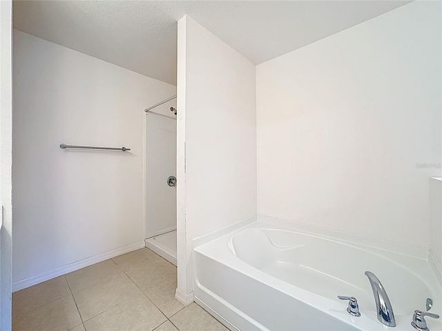 1899 AMBER SWEET CIRCLE, Dundee, FL 33838