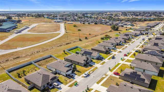 1899 AMBER SWEET CIRCLE, Dundee, FL 33838