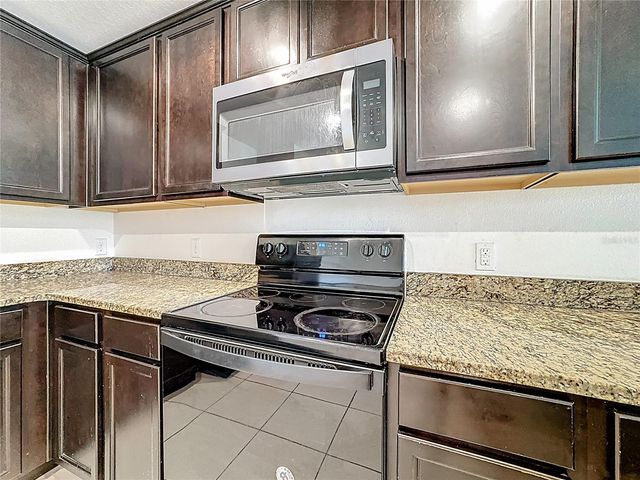 1899 AMBER SWEET CIRCLE, Dundee, FL 33838