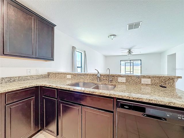 1899 AMBER SWEET CIRCLE, Dundee, FL 33838