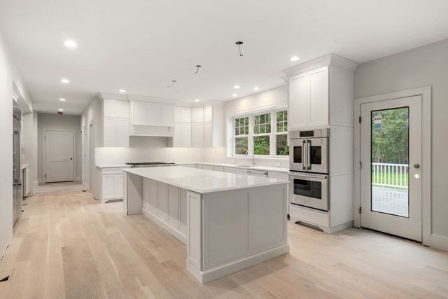 20 Lacoss Road, Duxbury, MA 02332