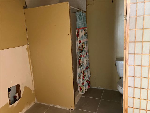 312 S Mechanic Street, El Campo, TX 77437