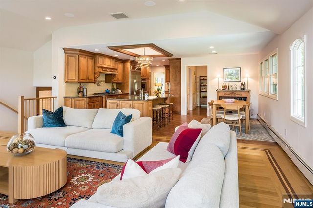 169 Hillman Avenue, Glen Rock, NJ 07452
