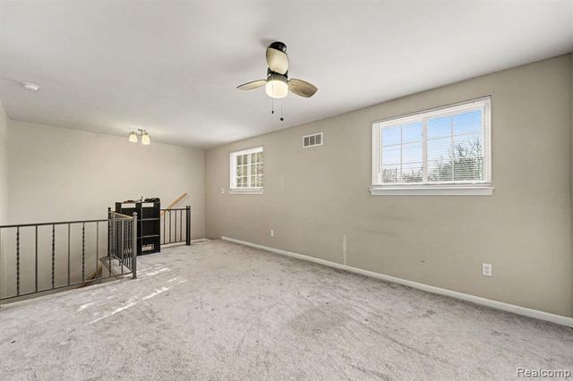 582 Nevada Avenue, Pontiac, MI 48341