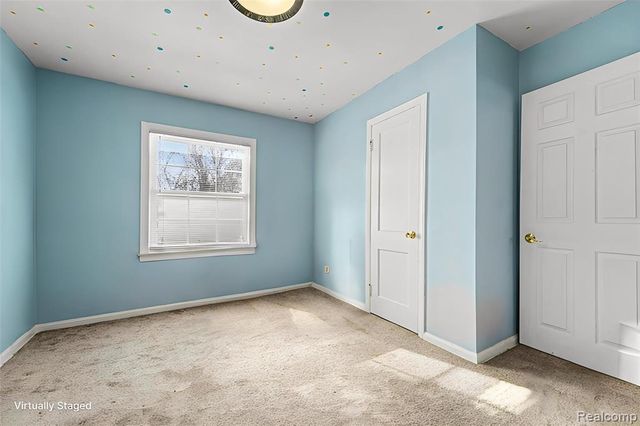 582 Nevada Avenue, Pontiac, MI 48341