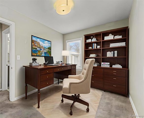 582 Nevada Avenue, Pontiac, MI 48341