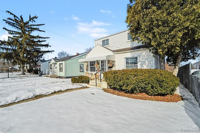 582 Nevada Avenue, Pontiac, MI 48341