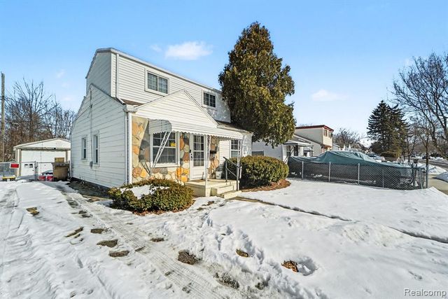 582 Nevada Avenue, Pontiac, MI 48341