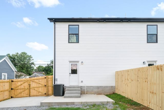 1113 Crossland Ave, Clarksville, TN 37040