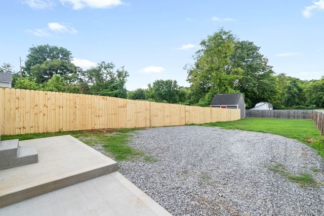 1113 Crossland Ave, Clarksville, TN 37040