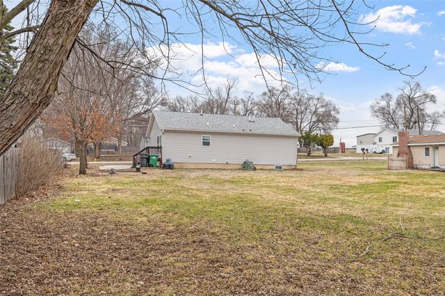 270 NW 51st Place, Des Moines, IA 50313