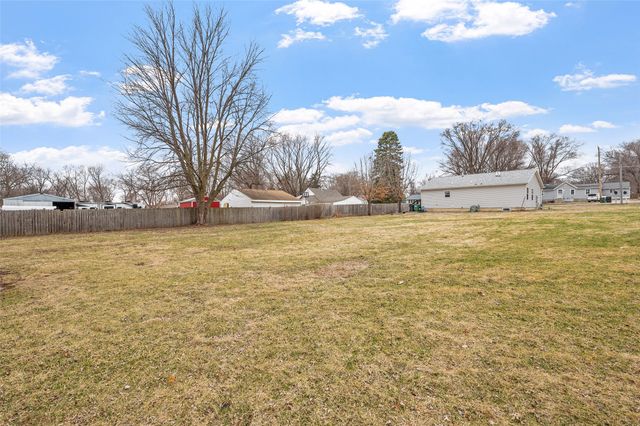 270 NW 51st Place, Des Moines, IA 50313