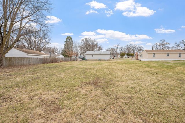 270 NW 51st Place, Des Moines, IA 50313