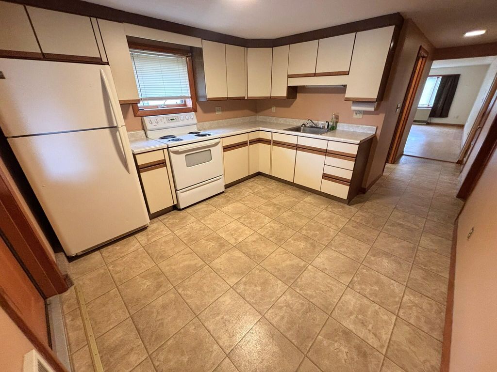 19 Jeffrey Street, Lewiston, ME 04240 — photo 5