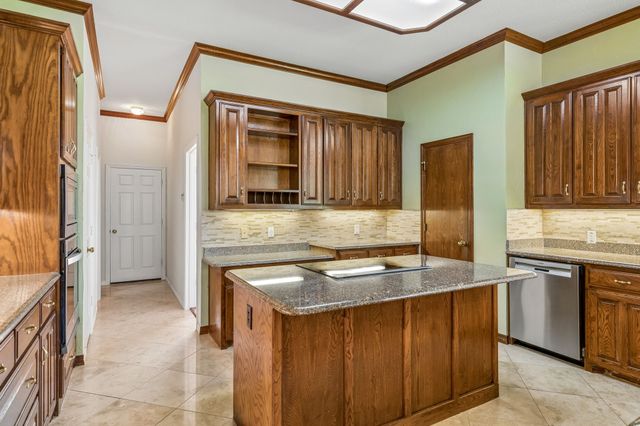 1119 Creekwood Drive, Garland, TX 75044