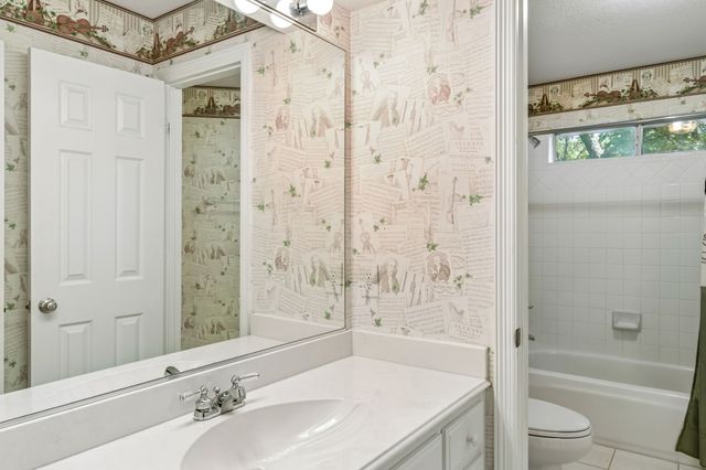 1119 Creekwood Drive, Garland, TX 75044