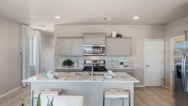 1478 Brillo Del Cielo Street NW, Los Lunas, NM 87031