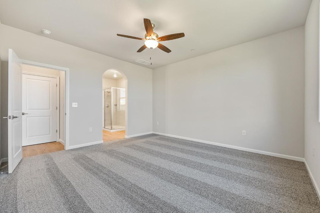 Image 7 of property listing at 4164 N Tisha Avenue, Fresno, CA 93723