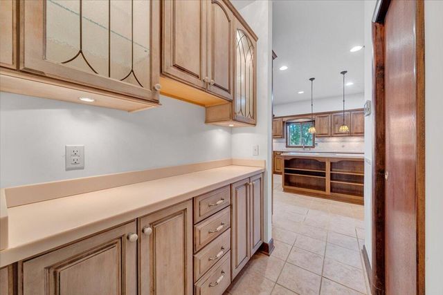 723 Fox Chase RD, Wirtz, VA 24184