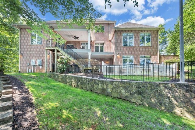 723 Fox Chase RD, Wirtz, VA 24184