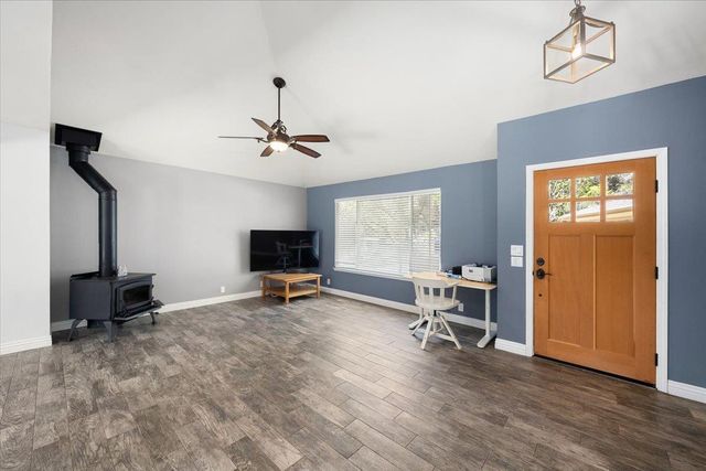 918 Woodpecker Ct, Placerville, CA 95667