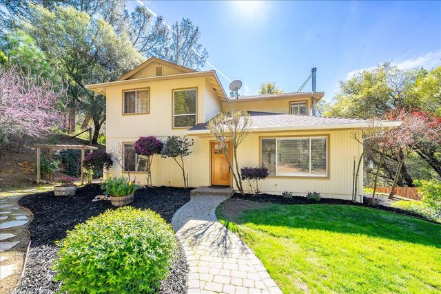 918 Woodpecker Ct, Placerville, CA 95667